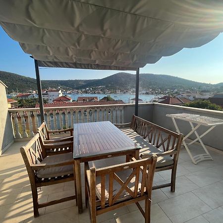 Apartment Laguna Vinišće エクステリア 写真