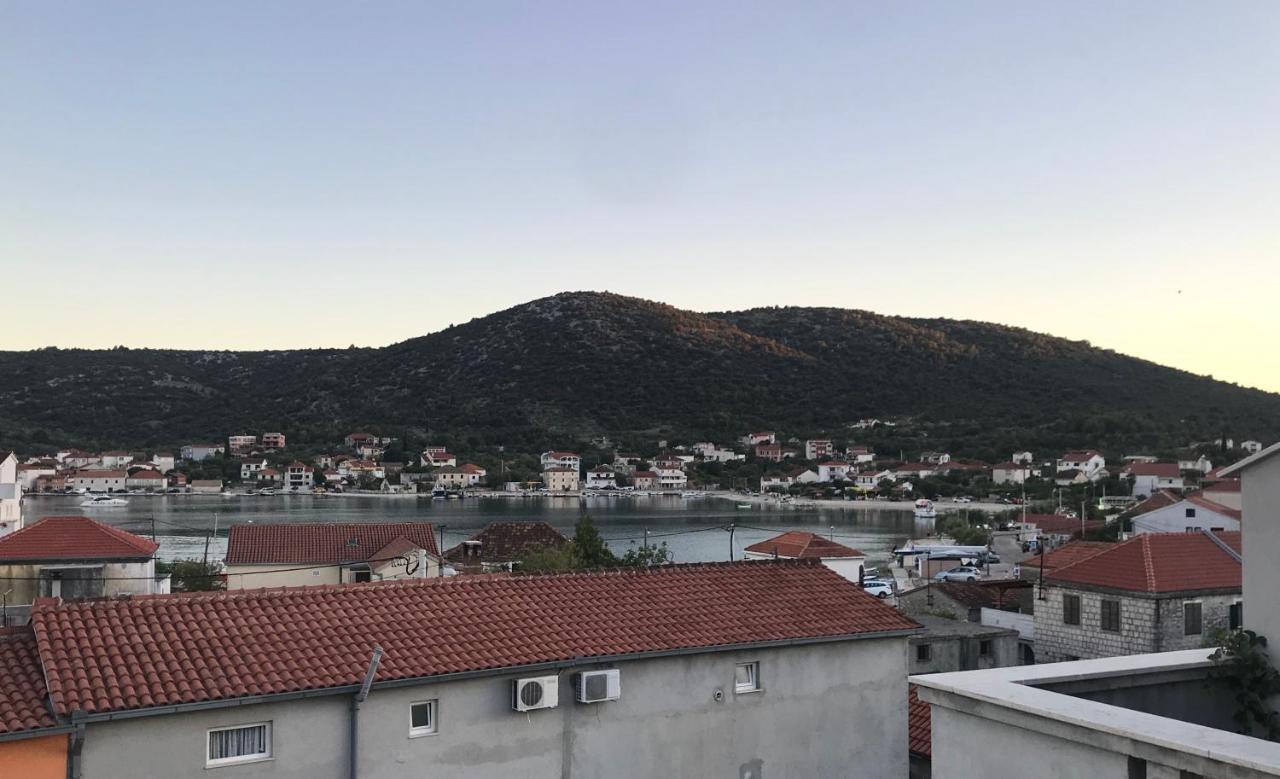 Apartment Laguna Vinišće エクステリア 写真